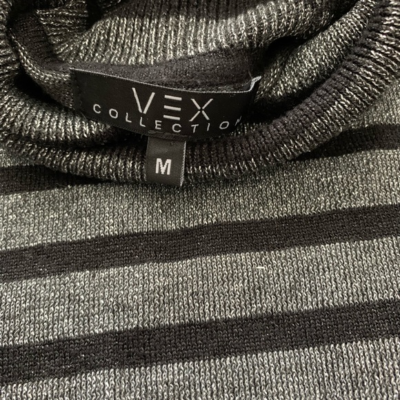 EUC VEX vintage holiday Lurex black and silver holiday turtleneck knit top - Picture 5 of 11